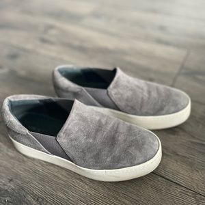 VINCE grey suede Warren slip on sneaker. Size 8 (38).